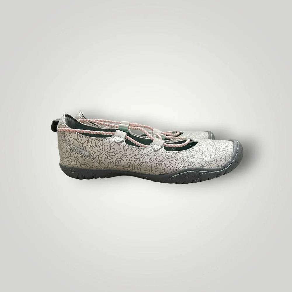 Jambu KD Ayami Mary Jane Kids Size 2M Silver Floral Water Ready Bungee Flats
